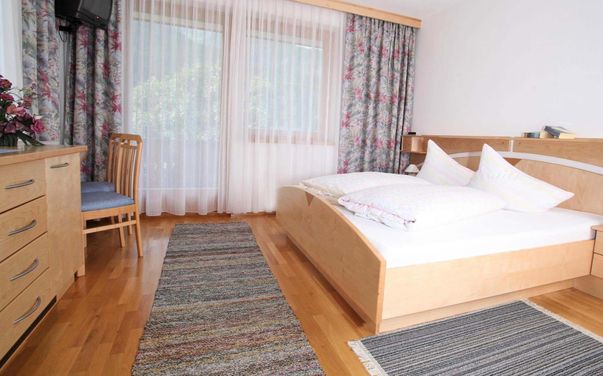 Doppelzimmer mit Sitzecke, SAT, TV und Radio